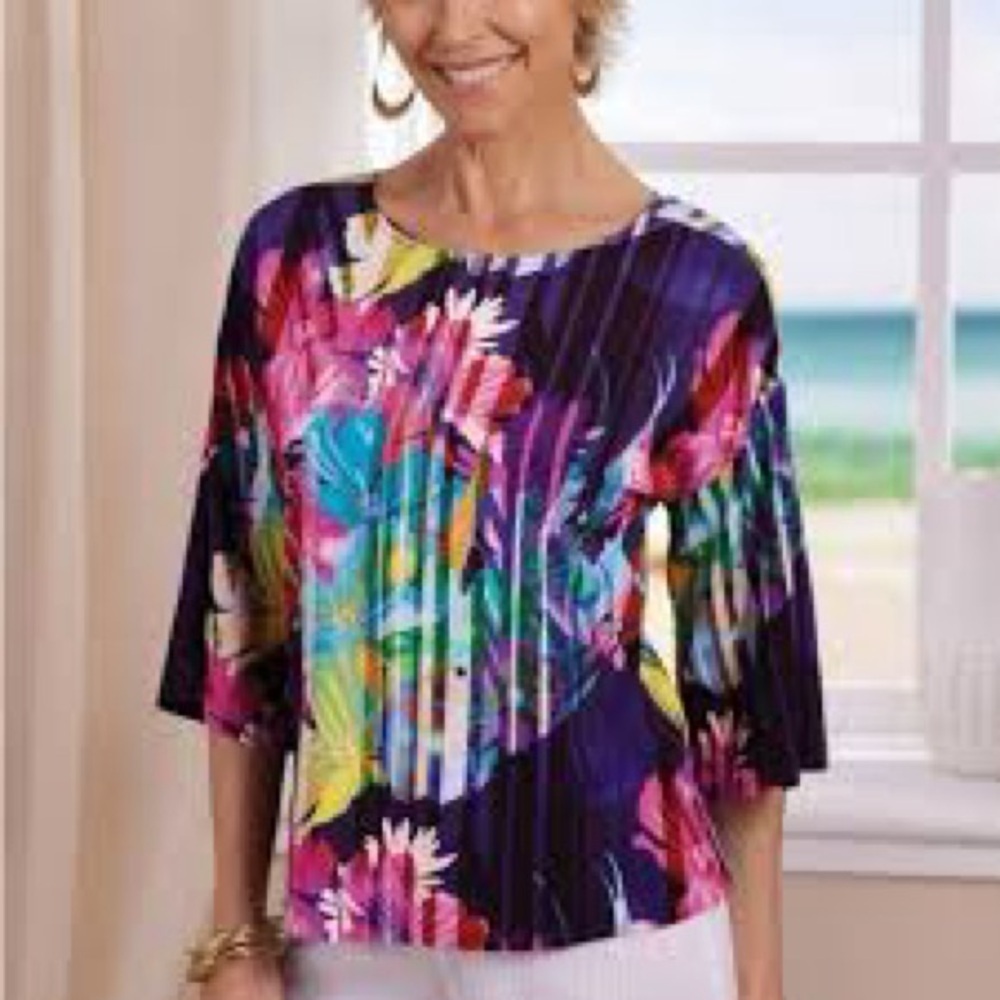 Soft Surroundings Mignon boxy tropical rayon blend top in Righteous Violet, PL.